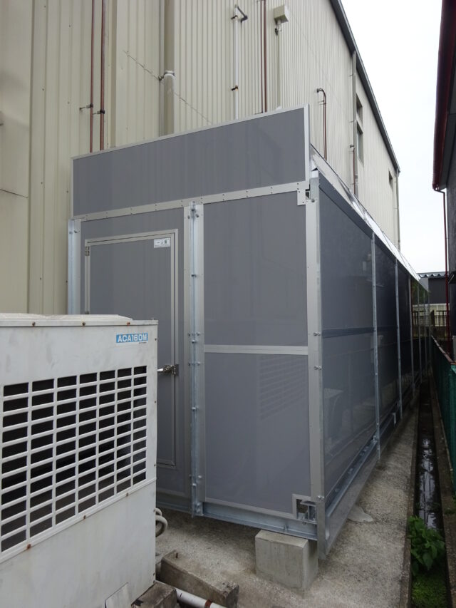 室外機の騒音対策～重機不要で3日間で防音壁を施工