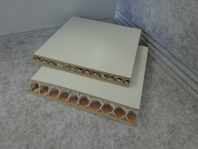 【新製品開発】ハニカムボードを製作～接着剤の工夫で曲げ加工耐性の向上が確認