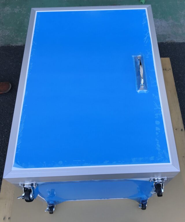 試験機の騒音対策～弊社製品「簡易無響ボックス」をベースにカスタマイズ