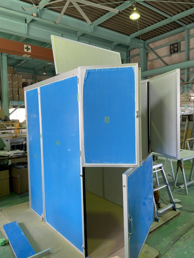 プラスチック粉砕機の防音ボックス＠九州～採寸から設置まで対応～約20dbの騒音低減に成功