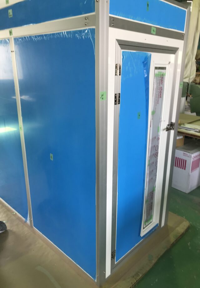 室内向け1畳サイズ防音室を製作～パネルを分割することで持ち運びが行いやすい仕様で納品