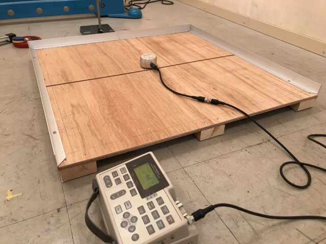 【新製品開発】年内発売目標～回転式防音パネル＆卓上防音パネル