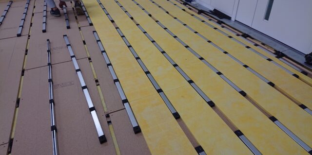 工場兼事務所ビルの床振動音対策～縁切りのために音シャットフレームを使用