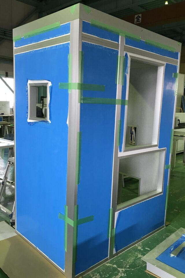 ブロワーのフィルタボックスの騒音対策～お客様制作の図面を元に4面体防音カバーを制作し約1ヶ月で納品