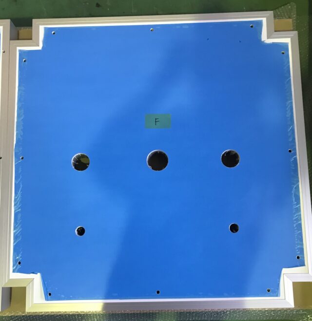 測定機器の騒音対策～お客様所有の枠材をベースとした防音ボックス用パネルを製作・納入