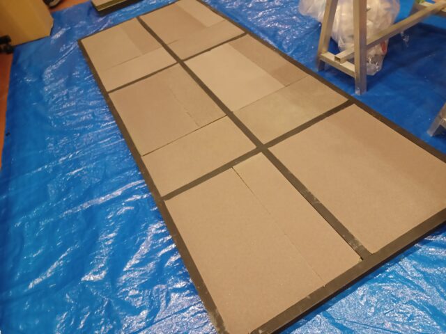 劇場内のプロジェクター作動音の防音対策@東京都～『一人静 Esprit Life』と吸音パネルの貸し出しで騒音レベルを低減