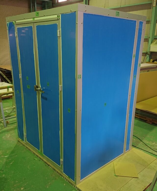 回転型粉砕機の新設にあたり騒音対策～回転時の騒音を防音室にてシャットアウト