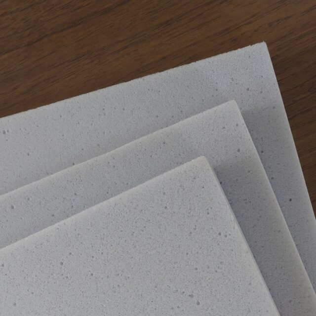 メラミン樹脂発泡体吸音フォーム「アコースティセル」～100℃以上の環境下での防音対策に最適