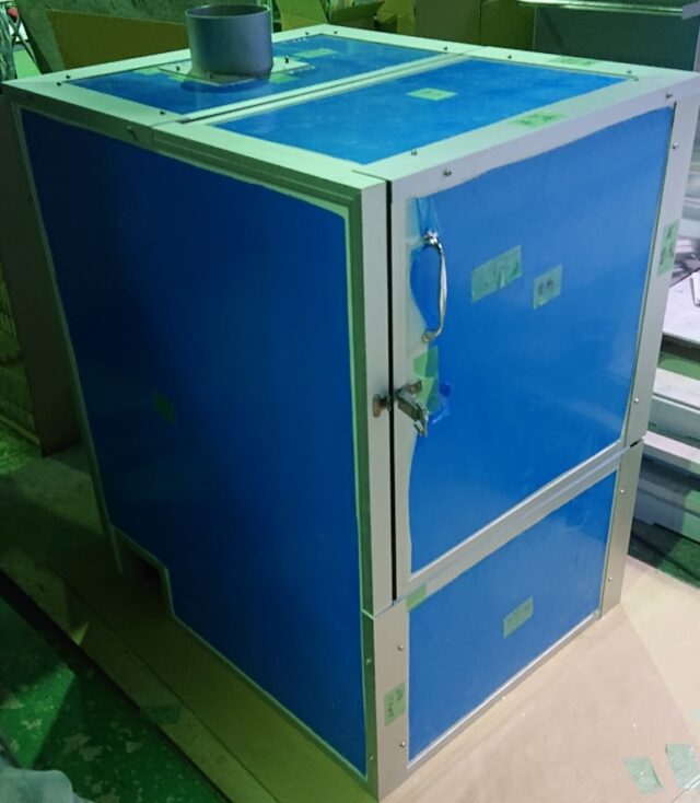 クリーンルーム内精密機器の振動音を対策～90dBの騒音が暗騒音である70dBまで低減