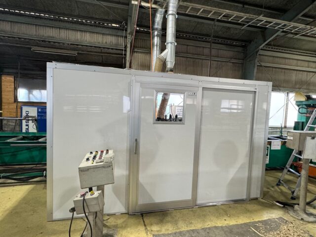 「一人静タイプA」を使用した防音工事～木材粉砕機と室外ポンプの防音プロジェクト経験と感想