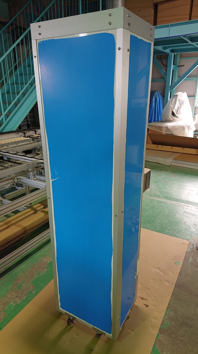 食料品工場の打刻音対策～クリーンルーム内でも使用可能な吸遮音材「一人静タイプZ」を使用した防音カバーを製作