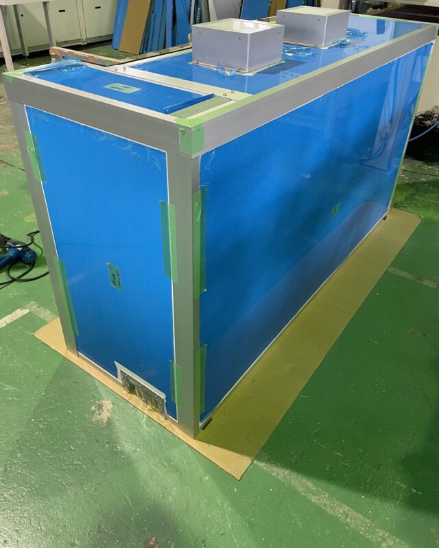 屋内向け小型コンプレッサーの防音対策@兵庫～既存製品をブラッシュアップした4面体防音カバーを製作