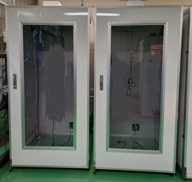 動物飼育用防音室のリピート案件～キャスター付きアジャスターで移動と固定を自在に