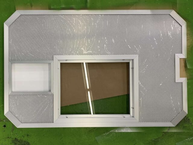 ケーブル巻取り機の騒音対策～産業機械の防音に最適な「一人静タイプZ」を採用した防音カバーを製作