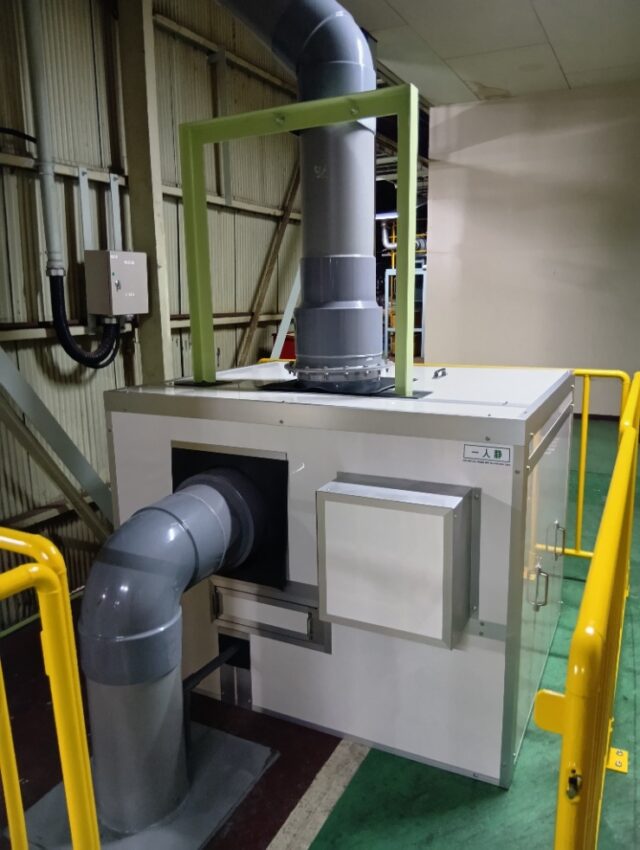 送風機の騒音対策@山口県～「一人静 タイプL薄型」を採用した5面体防音カバーにて20dB低減に成功