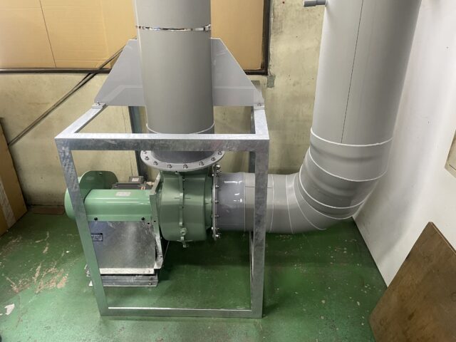 室内送風機の騒音対策＠埼玉県～「一人静タイプL薄型」を用いた5面体防音カバーの開口部を工夫し約19dBの低減に成功