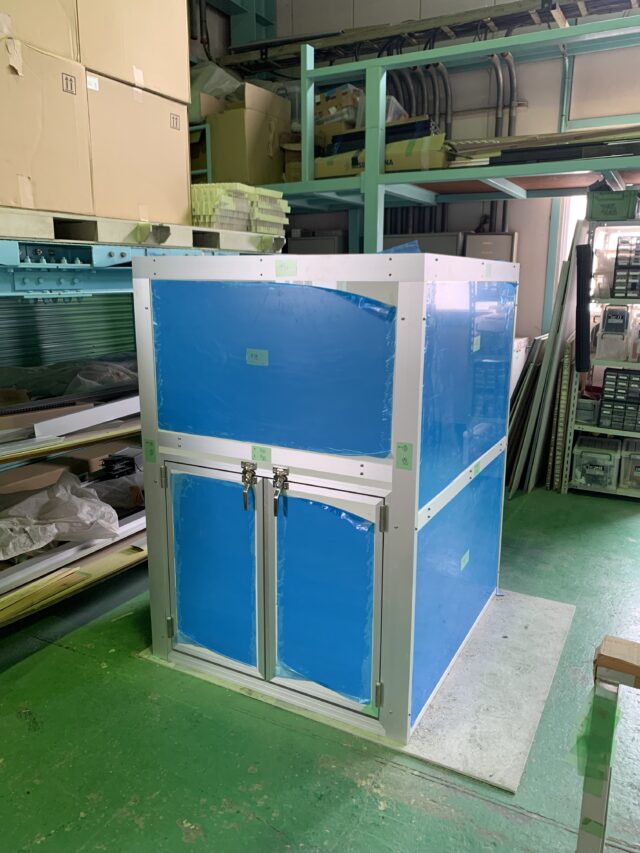 送風機の騒音対策：高性能「一人静 タイプL薄型」を採用した5面体防音カバーの設計・製作