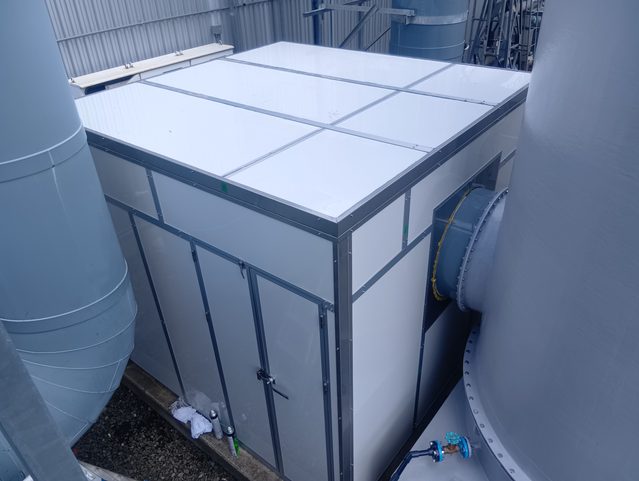 屋外既存設備の入れ替えに伴い防音室を更新～「一人静タイプL」を使用した防音室にて約13㏈の騒音低減に成功