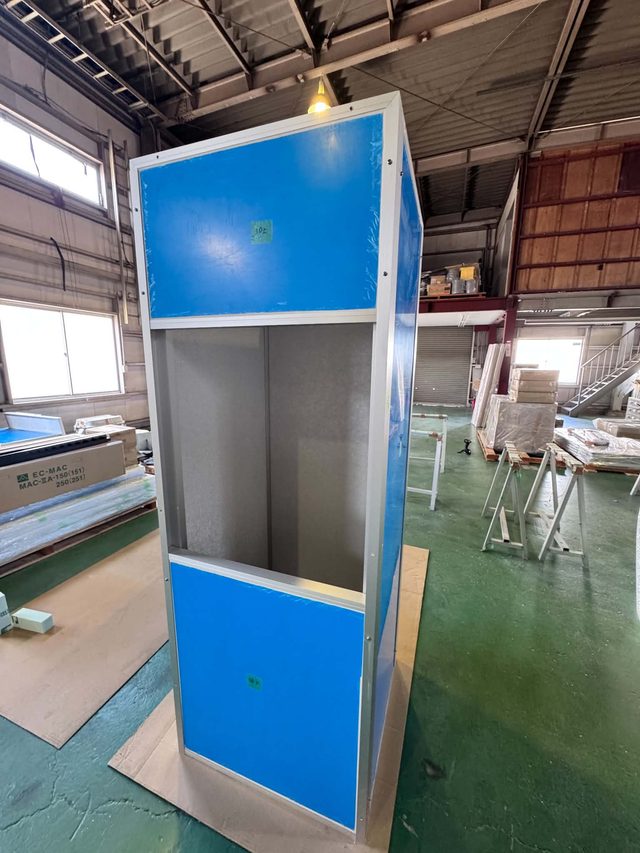 工場内の撹拌機の騒音対策～取り外した屋根を前面に付け替えられる床なし5面体の防音カバーを製作